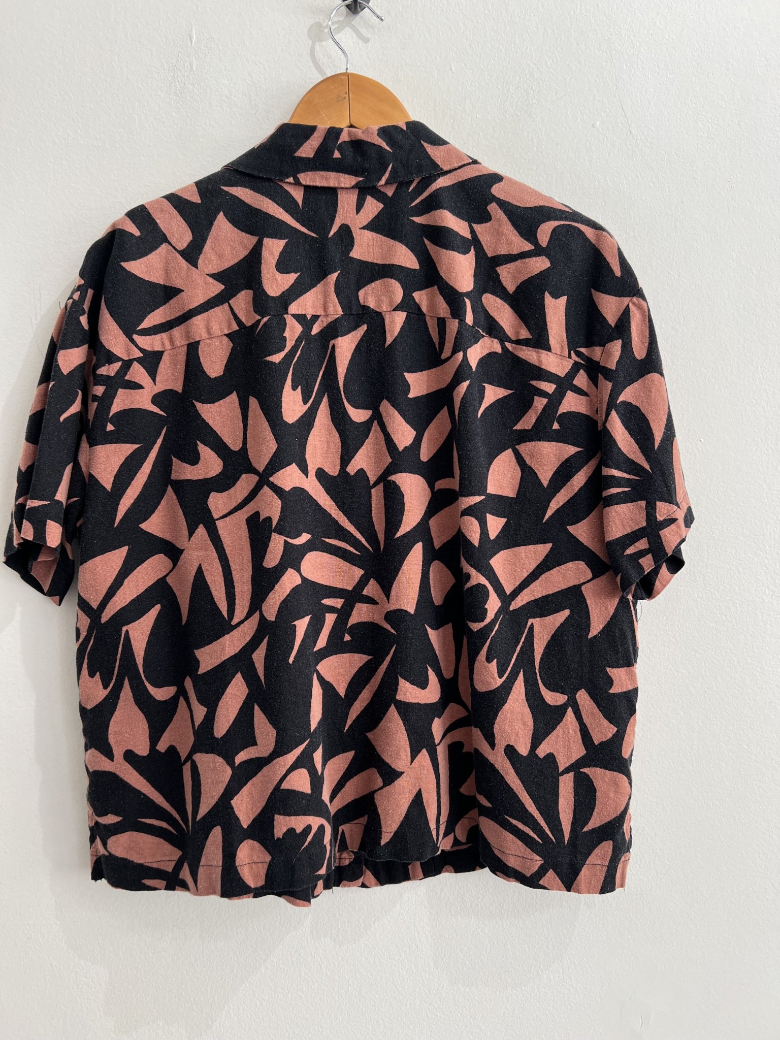 Camisa marrom estampa abstrata preta m/curta A New Day de linho e viscose - GG tamanho GG - vista adicional 4