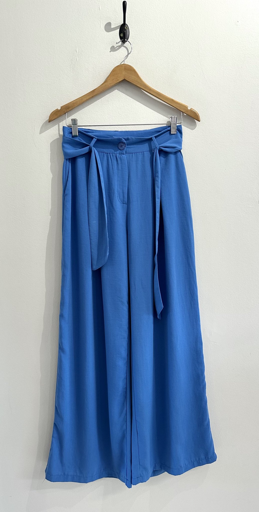 Calça pantalona azul com cinto faixa Açucar Moreno - P/M tamanho P/M - foto principal