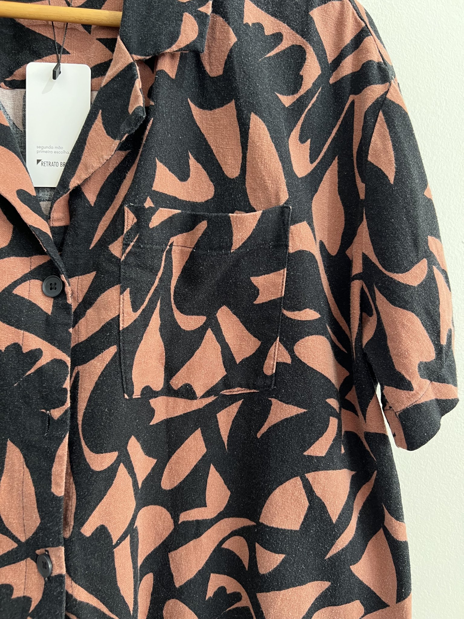 Camisa marrom estampa abstrata preta m/curta A New Day de linho e viscose - GG tamanho GG - vista adicional 3