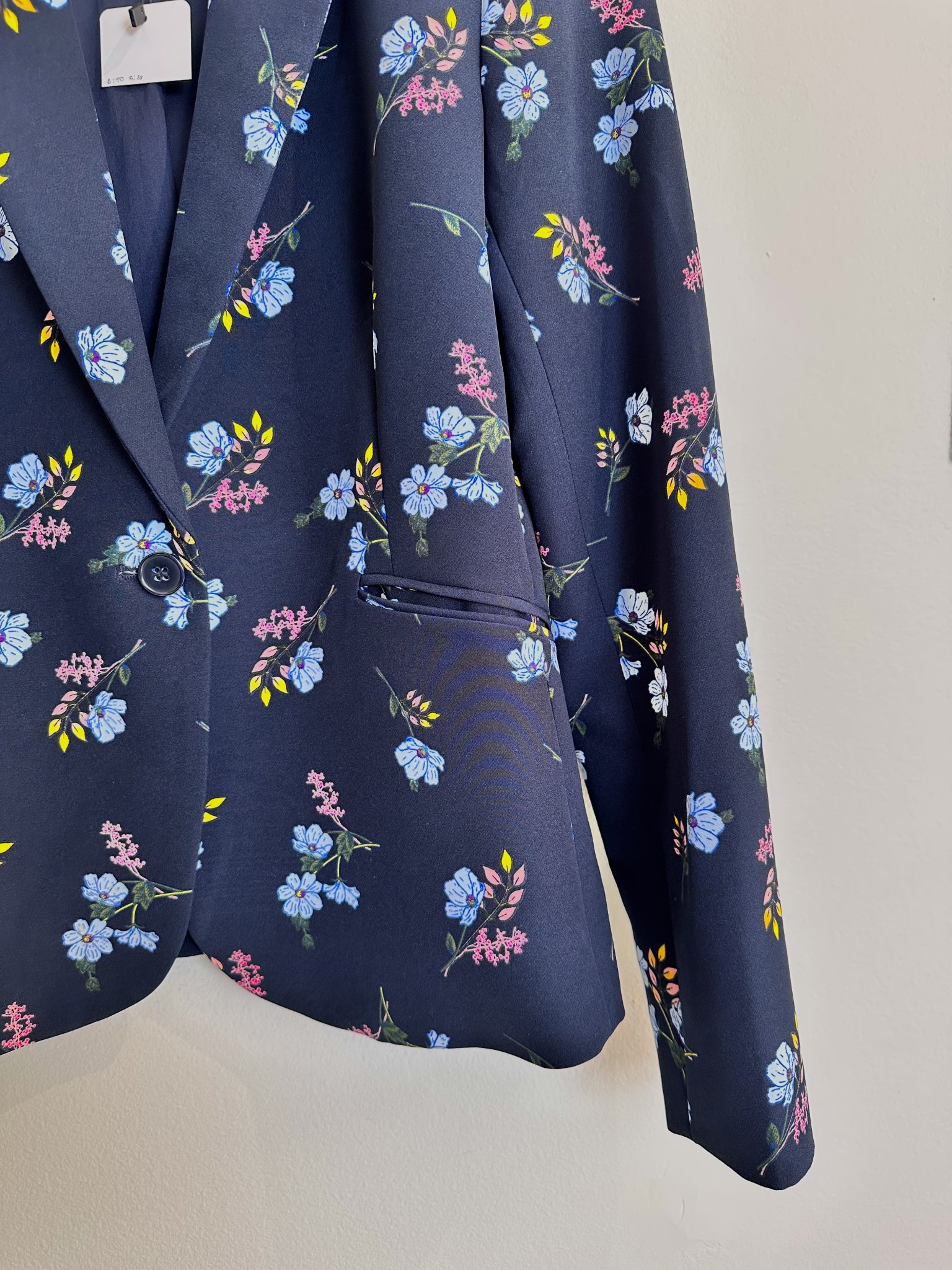 Blazer preto com estampa em flores multicores Cynthia Rowley - vista adicional 3