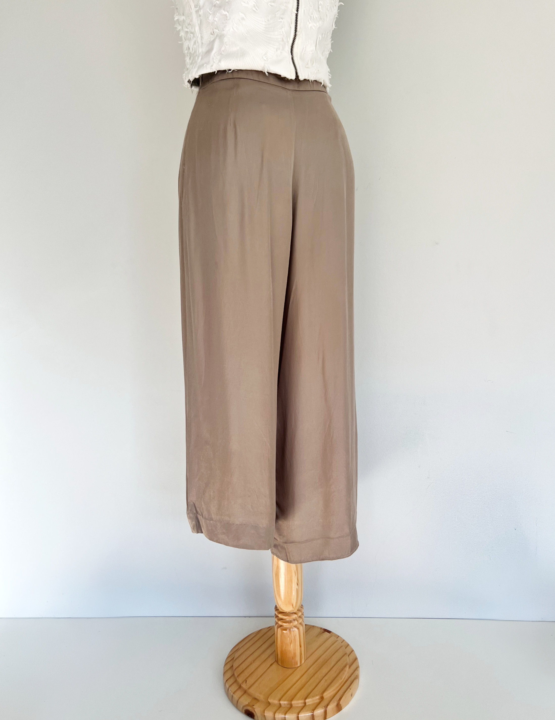 Calça capuccino pantalona Zara cetim - 36 Bege tamanho 36 - 13386-4