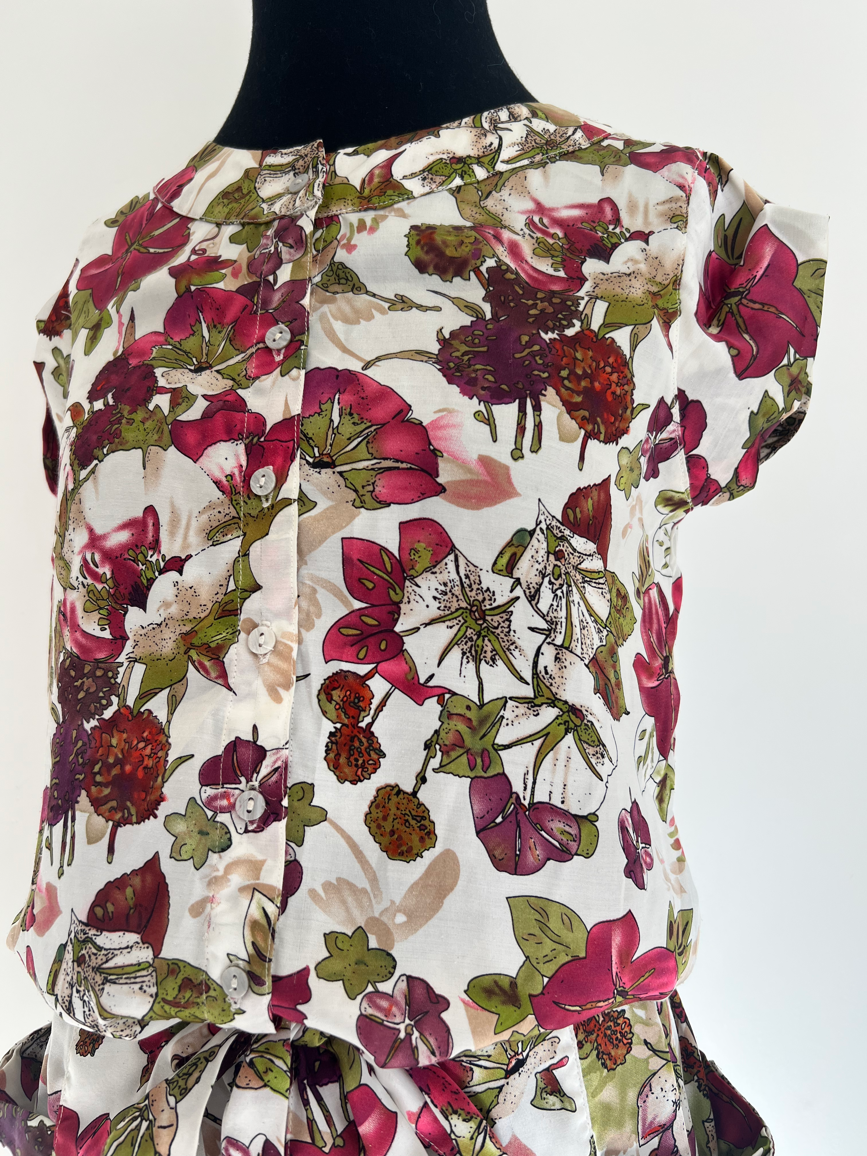 Macaquinho floral cetim Cortelle - P Vermelho, Bege, Cinza tamanho P - 13388-4