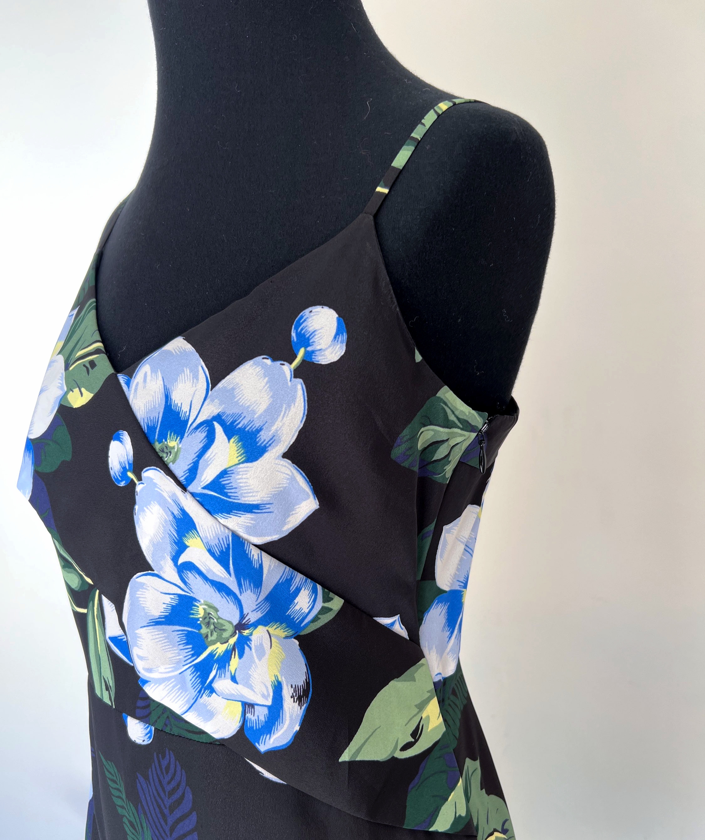 Vestido floral Banana Republic - P Preto, Azul, Cinza tamanho P - 14895-2