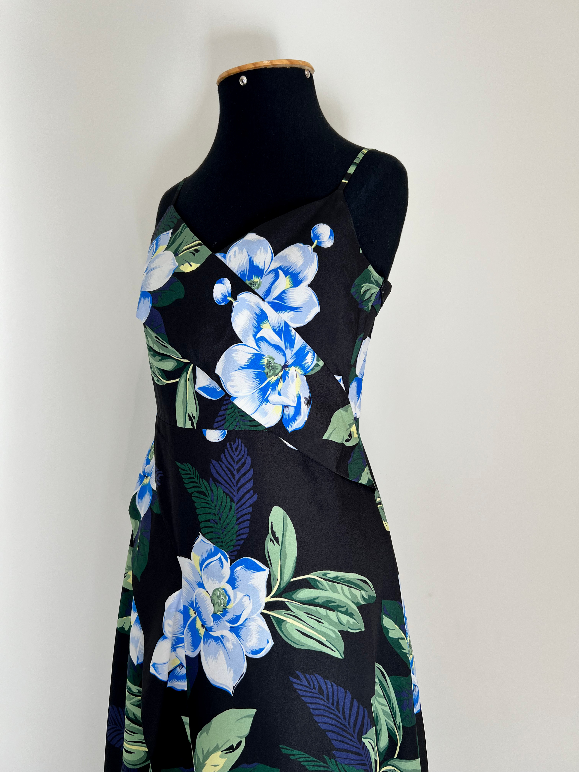 Vestido floral Banana Republic - P Preto, Azul, Cinza tamanho P - 14895-4