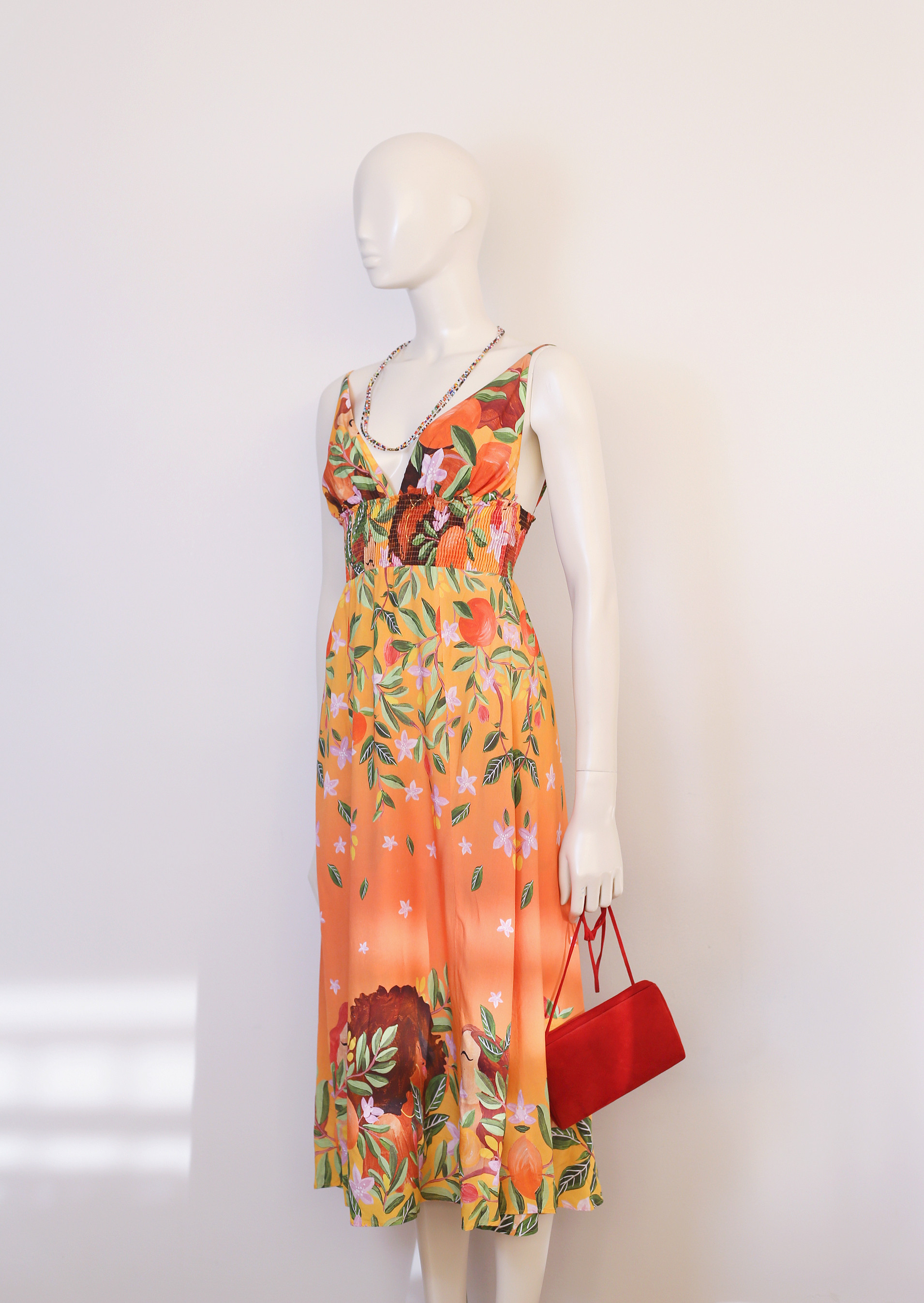 Vestido estampado fundo laranja Lez a Lez, P