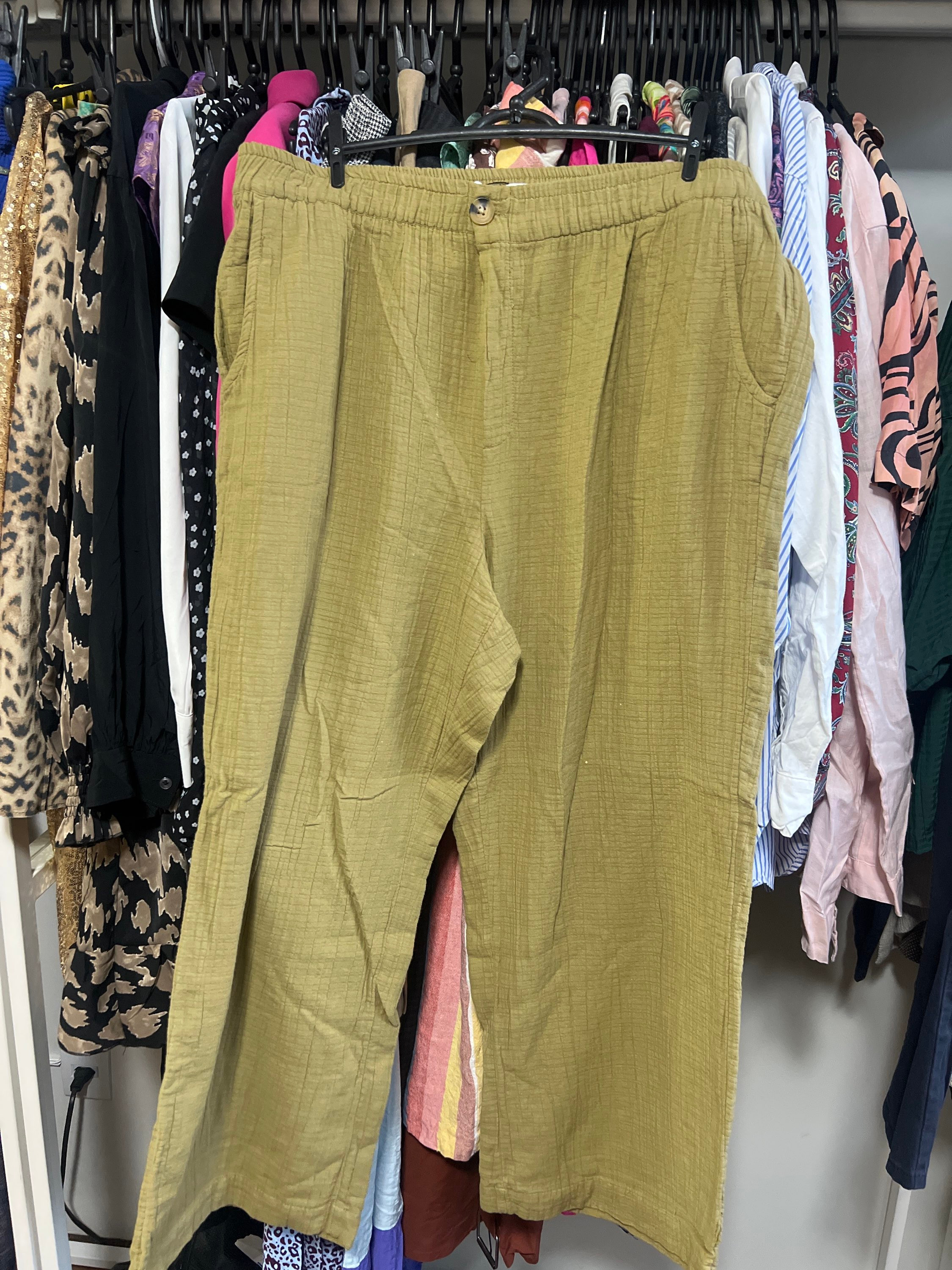 Calça verde enrugada Wonderly Sem marca - 17024-1