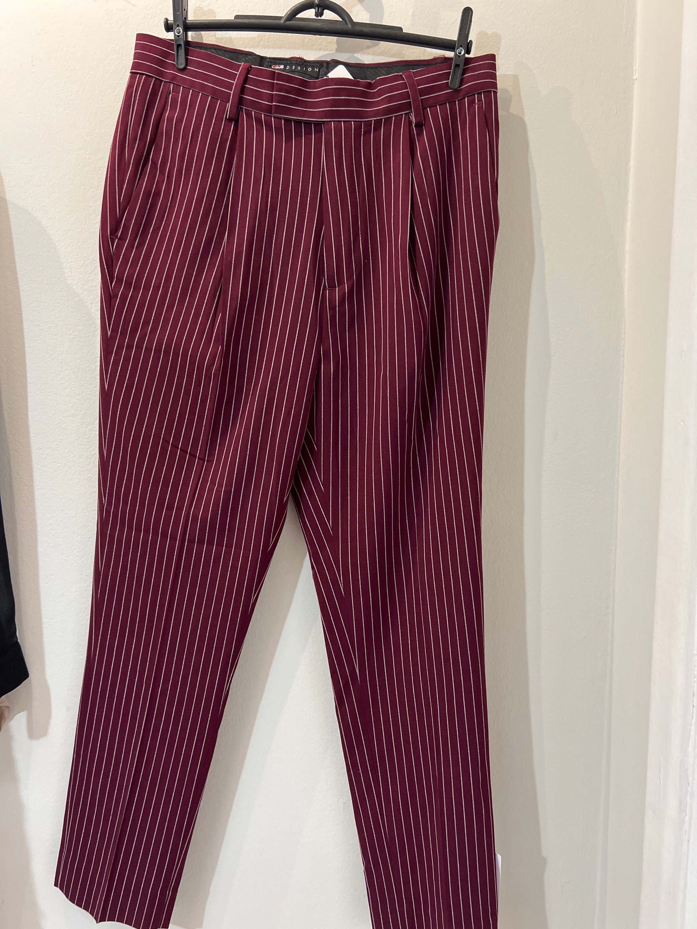 Calça alfaiataria reta listrada vinho e branco de viscose e elastano ASOS Sem marca - 17438-1