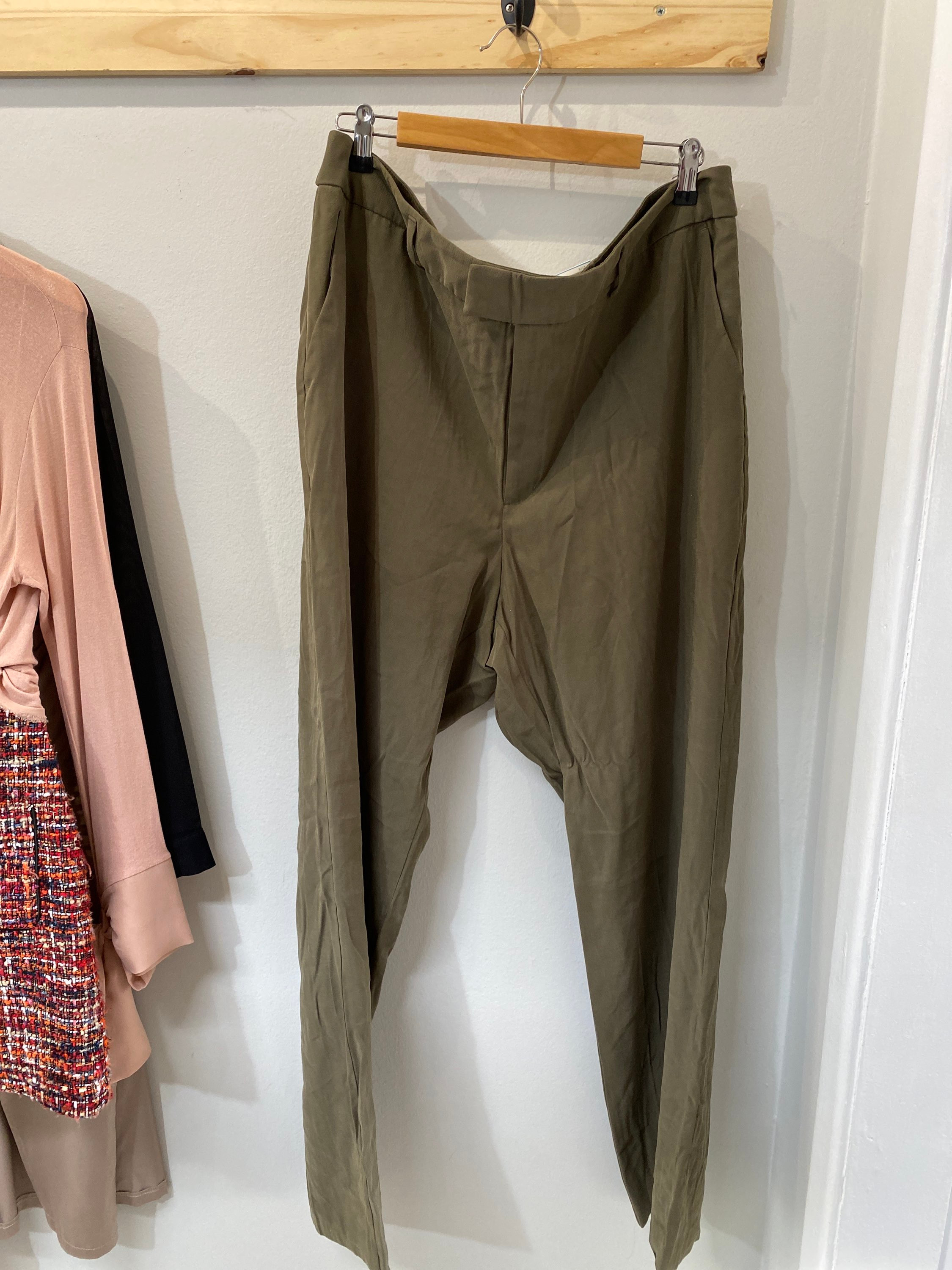 Calça social pantalona verde oliva A New Day Sem marca - 17447-1
