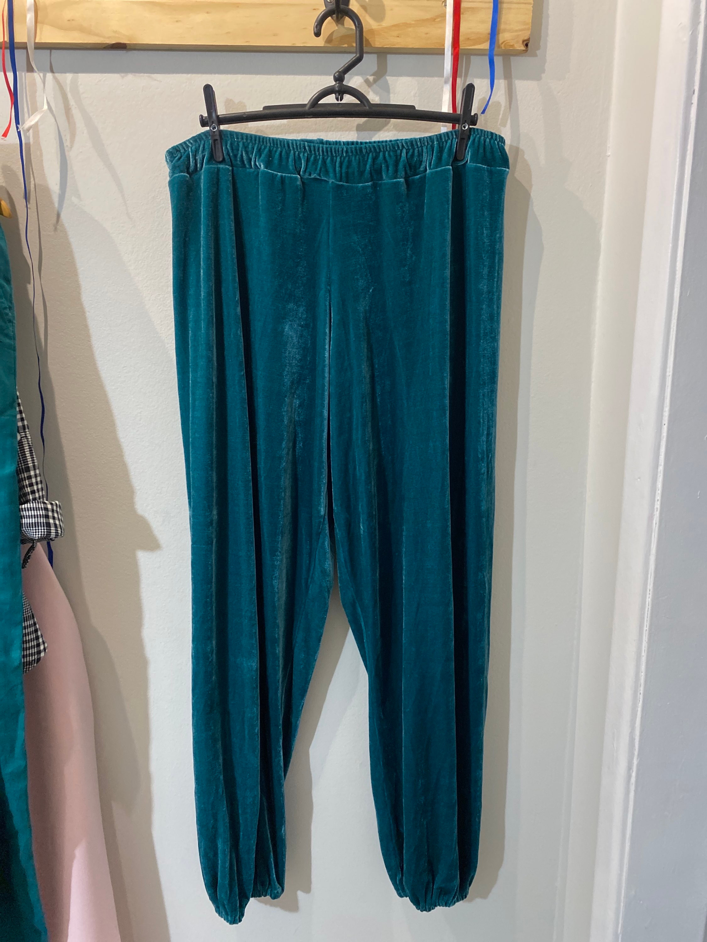 Calça verde esmeralda de veludo molhado - sem marca - 18050-1