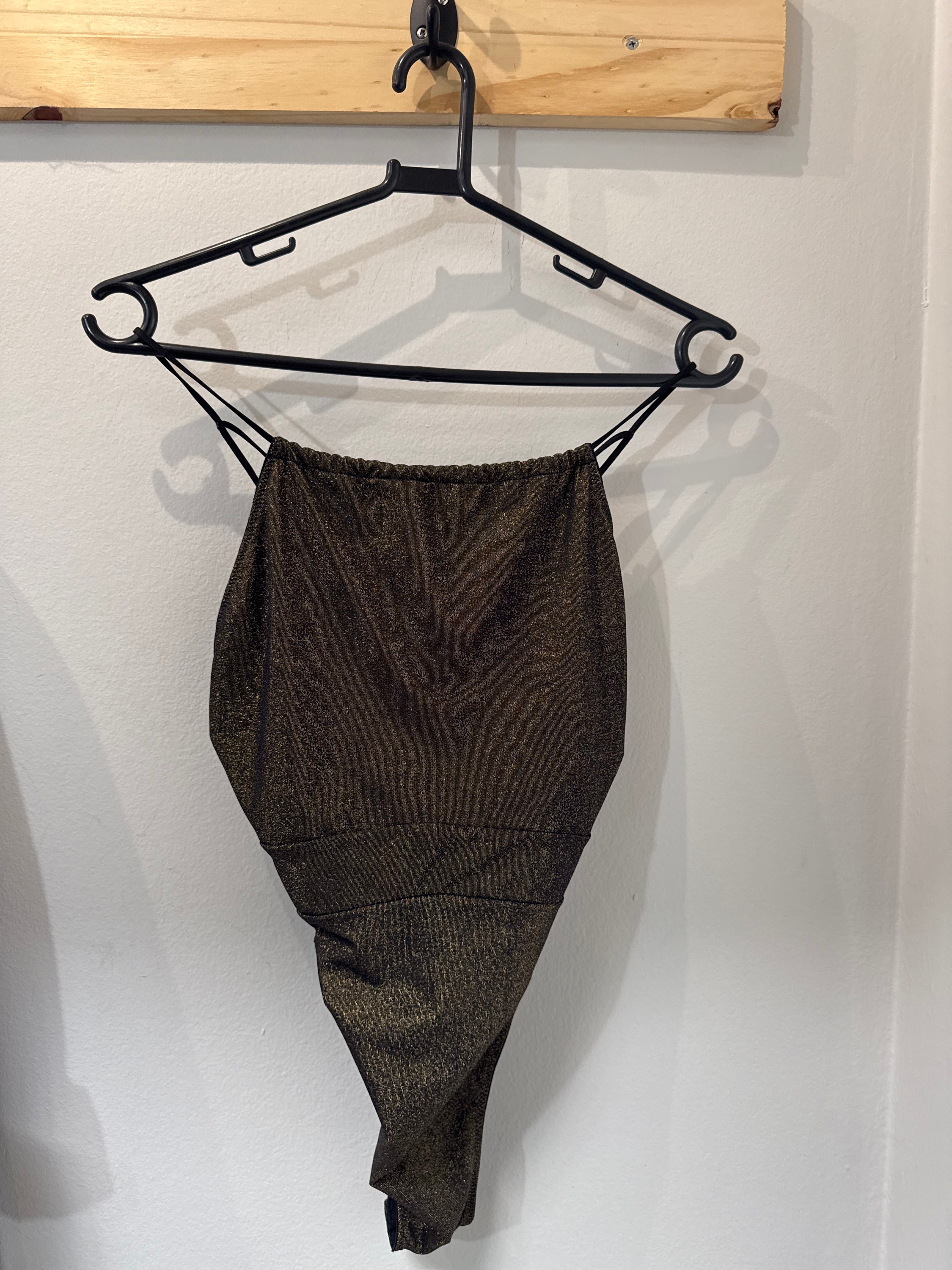Body dourado no lurex de alcinha preta - sem marca - 18395-1