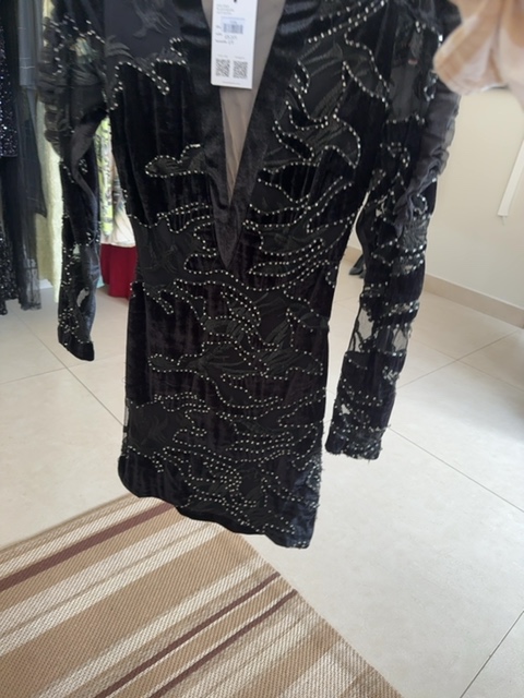 Vestido curto preto veludo aplicações perfect way - foto principal