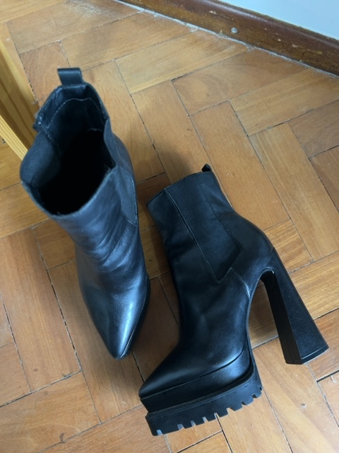 Bota cano médio plataforma Arezzo Azul-marinho, Preto - foto principal