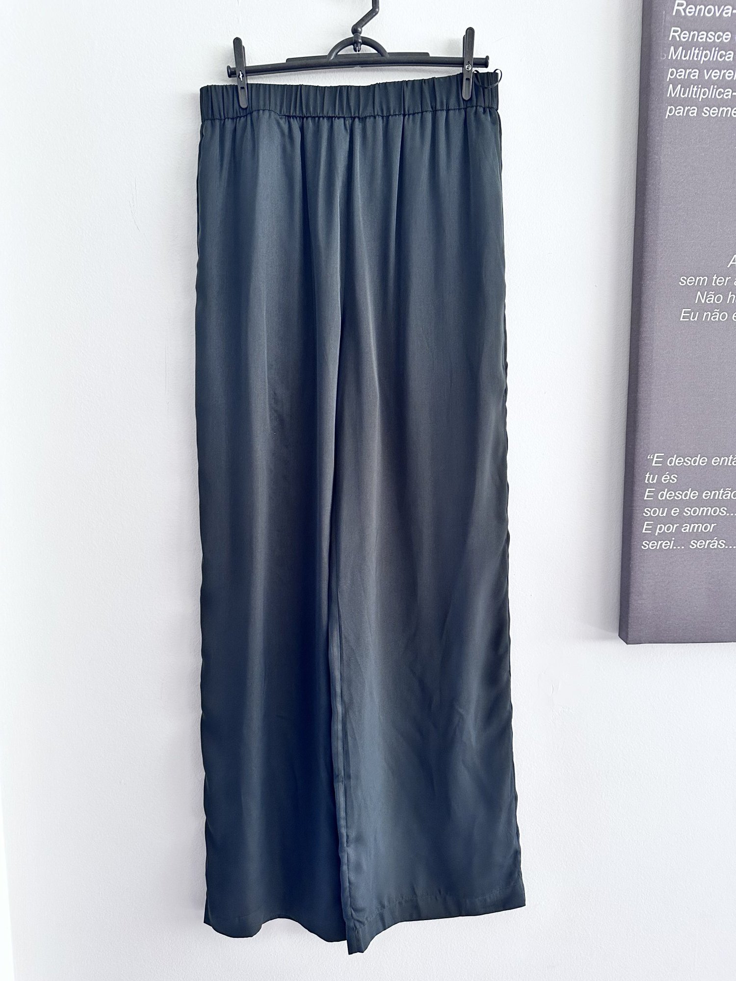 Calça pantalona preta de cintura regulável Ciro Lucia - M Sem marca Preto tamanho M - foto principal