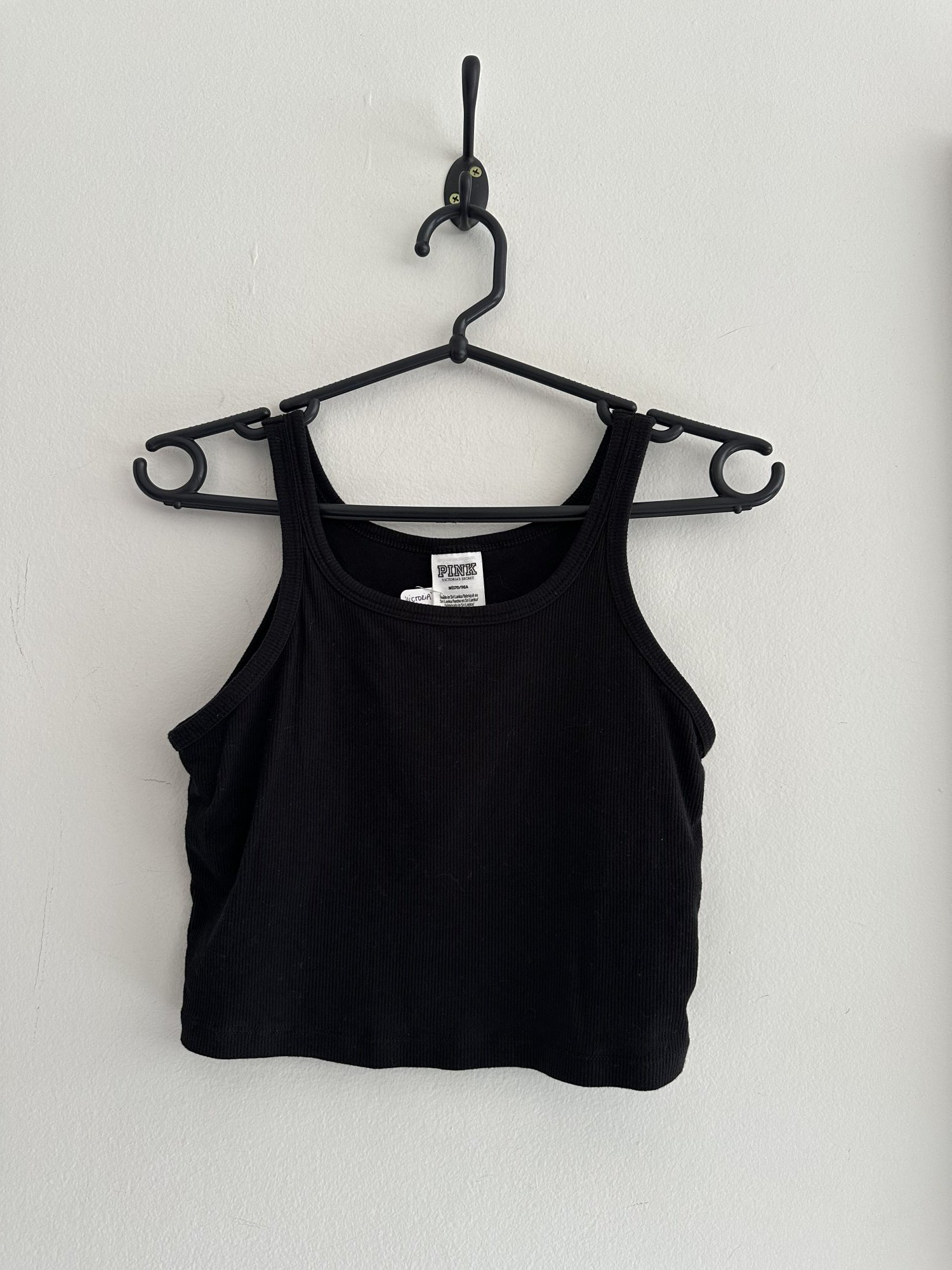 Cropped preto regato de malha canelada Victoria Secret - P Sem marca tamanho P - foto principal