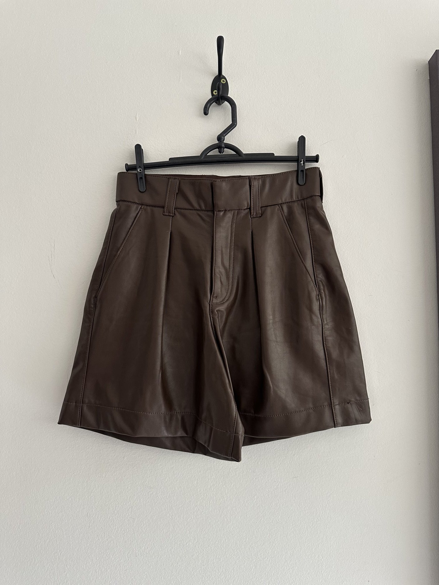 Short marrom Abercrombie & Fitch de poliuretano - P tamanho P - foto principal