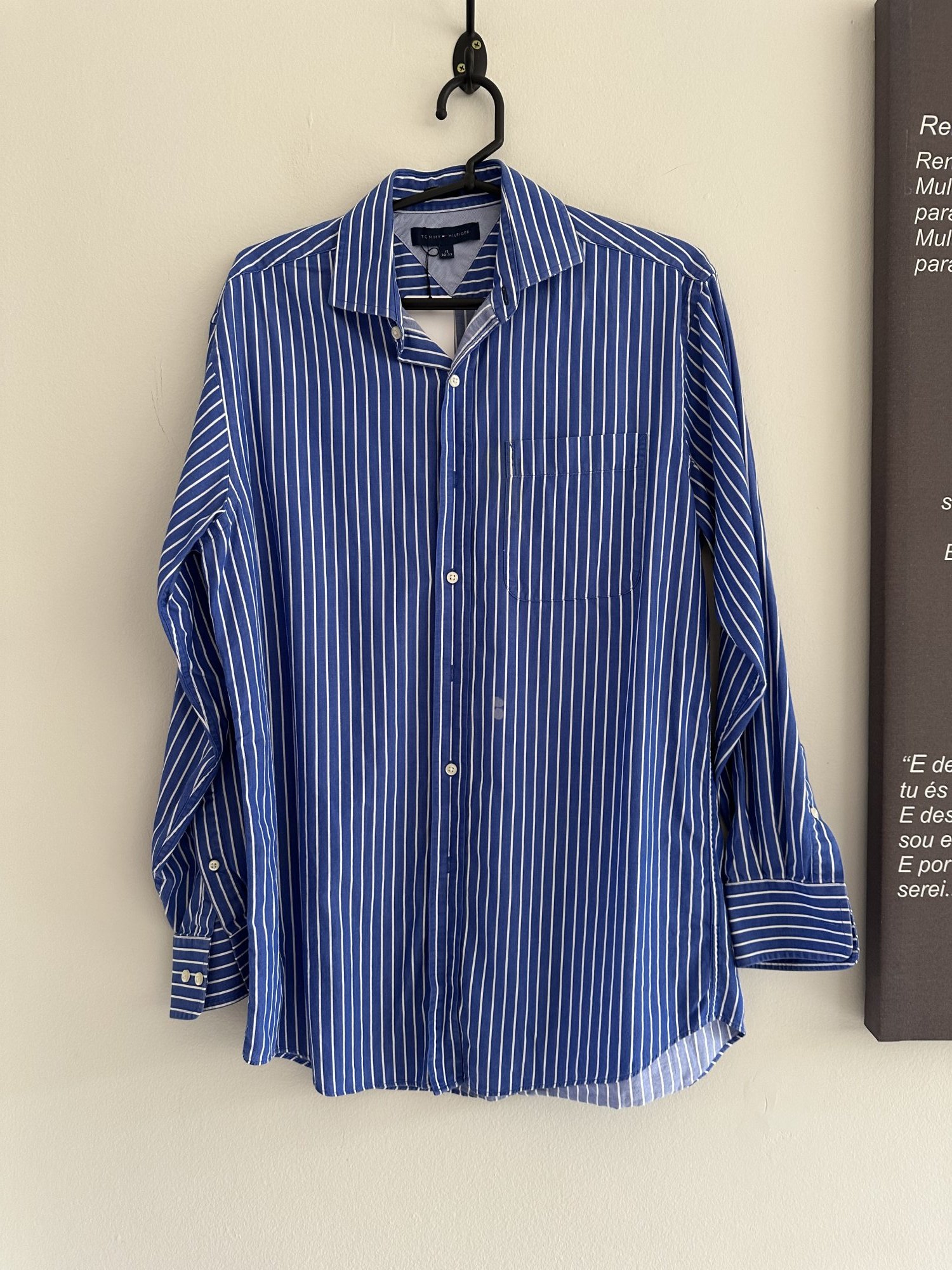 Camisa listrada azul e branco m/longa Tommy Hilfiger de algodão - 44 branco, azul tamanho 44 - foto principal