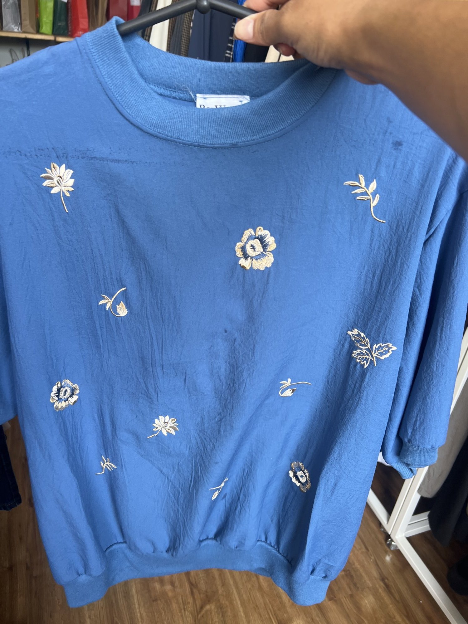 Blusa azul com flores bordadas m/curta Bon Wortth - G Sem marca tamanho G - foto principal